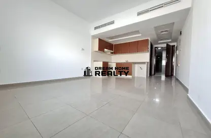 Apartment - 1 Bathroom for rent in Future Tower 3 - Al Khan - Sharjah