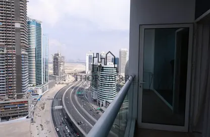 Apartment - 1 Bathroom for rent in Burj Al Nujoom - Downtown Dubai - Dubai