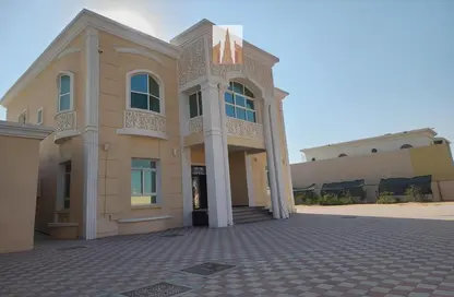 Villa - 5 Bedrooms for rent in Al Rahmaniya - Sharjah