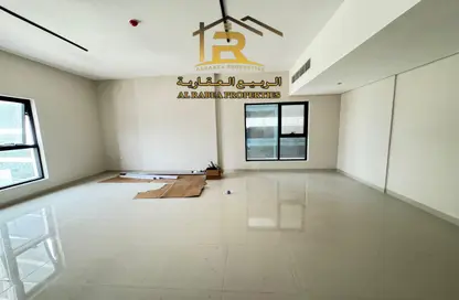 Apartment - 2 Bedrooms - 2 Bathrooms for rent in Gulfa Towers - Al Rashidiya 1 - Al Rashidiya - Ajman