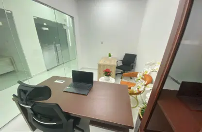 Office Space - Studio - 1 Bathroom for rent in Red Avenue - Al Garhoud - Dubai