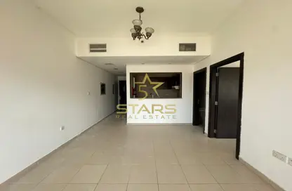 Apartment - 1 Bedroom - 1 Bathroom for sale in Mazaya 28 - Queue Point - Dubai Land - Dubai