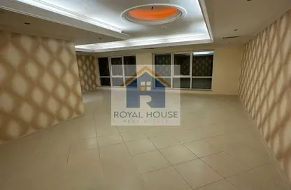 Apartment - 4 Bedrooms - 4 Bathrooms for sale in Al Majaz 2 - Al Majaz - Sharjah