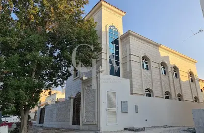 Villa - Studio - 6 Bathrooms for sale in Al Saada Street - Al Mushrif - Abu Dhabi