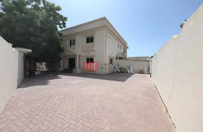 Villa - 4 Bedrooms - 4 Bathrooms for rent in Mankhool - Bur Dubai - Dubai