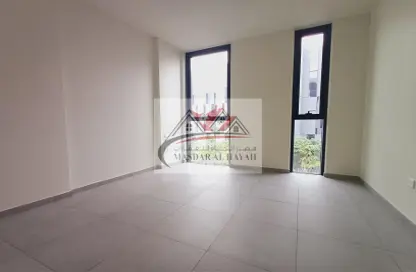 Apartment - Studio - 1 Bathroom for rent in The Link - East Village - Aljada - Sharjah