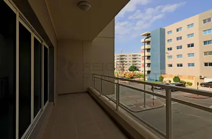 Apartment - 3 Bedrooms - 4 Bathrooms for sale in Tower 28 - Al Reef Downtown - Al Reef - Abu Dhabi