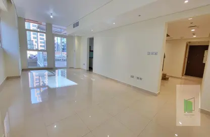 Apartment - 3 Bedrooms - 4 Bathrooms for rent in United Square - Al Khalidiya - Abu Dhabi