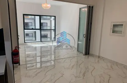شقة - غرفة نوم - 1 حمام للبيع في أوليفز ريزيدينس - المدينة الدولية - دبي