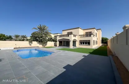 Villa - 4 Bedrooms - 6 Bathrooms for rent in Regional - Jumeirah Park - Dubai