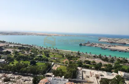 Apartment - 4 Bedrooms - 4 Bathrooms for rent in Silver Wave Tower - Al Mina - Abu Dhabi