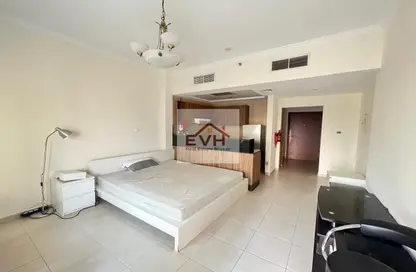 Apartment - 1 Bathroom for rent in Burj Al Nujoom - Downtown Dubai - Dubai