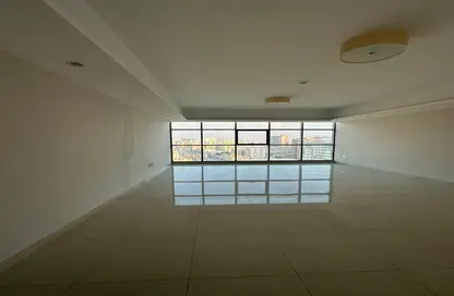 Apartment - 3 Bedrooms - 4 Bathrooms for rent in Gulfa Towers - Al Rashidiya 1 - Al Rashidiya - Ajman