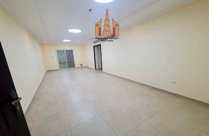 Apartment - 2 Bedrooms - 2 Bathrooms for rent in Muwailih Building - Muwaileh - Sharjah