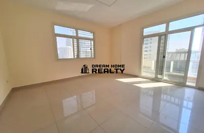 Apartment - 3 Bedrooms - 3 Bathrooms for rent in Rose Tower - Al Khan - Sharjah