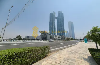 Show Room - Studio for rent in Nation Towers - Corniche Road - Abu Dhabi