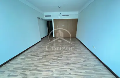 Empty Room image for: Apartment - 2 Bedrooms - 3 Bathrooms for rent in Blue Tower - Al Majaz 3 - Al Majaz - Sharjah, Image 1