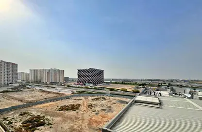 Apartment - 1 Bedroom - 2 Bathrooms for sale in Mazaya 9 - Queue Point - Dubai Land - Dubai