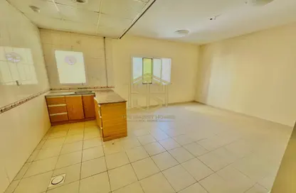 Apartment - 1 Bathroom for rent in Al Mujarrah - Al Sharq - Sharjah