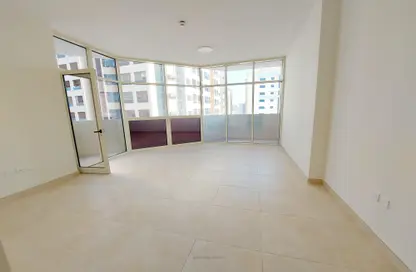 Apartment - 2 Bedrooms - 3 Bathrooms for rent in Rolla Square - Rolla Area - Sharjah