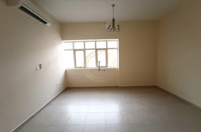 Apartment - 3 Bedrooms - 4 Bathrooms for rent in Al Dafeinah - Asharej - Al Ain