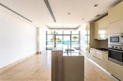 Apartment - 2 Bedrooms - 4 Bathrooms for sale in The 8 - The Crescent - Palm Jumeirah - Dubai