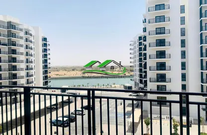 Apartment - 3 Bedrooms - 4 Bathrooms for sale in Waters Edge - Yas Island - Abu Dhabi