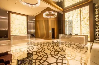 شقة - 3 غرف نوم - 5 حمامات للايجار في برج السلام - شارع الشيخ زايد - دبي