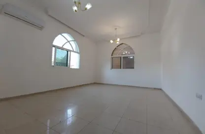 Compound - 1 Bathroom for rent in Al Mushrif - Abu Dhabi