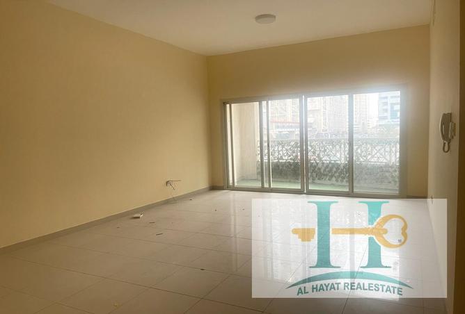 Apartment For Rent In Sheikh Khalifa Bin Zayed Street: Annual Rent Of 3 