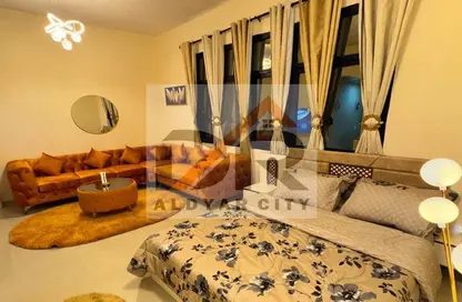 Apartment - 1 Bedroom - 1 Bathroom for rent in Corniche Tower - Ajman Corniche Road - Ajman