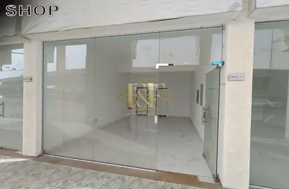 Shop - Studio - 1 Bathroom for rent in Al Karama - Dubai