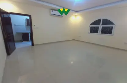 Apartment - Studio - 1 Bathroom for rent in Baniyas West - Baniyas - Abu Dhabi