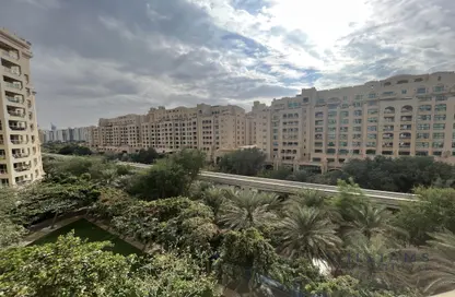 Apartment - 2 Bedrooms - 2 Bathrooms for sale in Al Anbara - Shoreline Apartments - Palm Jumeirah - Dubai