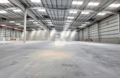 Warehouse - Studio for rent in Al Markaz Industrial Development - Al Dhafrah - Abu Dhabi