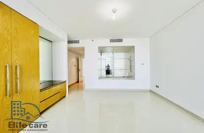 Apartment - 1 Bedroom - 2 Bathrooms for rent in Etihad Tower 2 - Etihad Towers - Corniche Road - Abu Dhabi