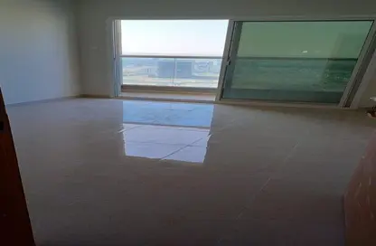 Apartment - 3 Bedrooms - 4 Bathrooms for sale in Gulf Tower - Emirates City - Ajman