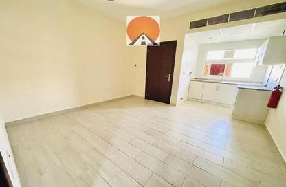 Apartment - 1 Bathroom for rent in Muwaileh 3 Building - Muwaileh - Sharjah