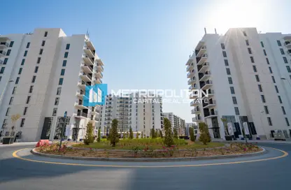 Apartment - 2 Bedrooms - 2 Bathrooms for rent in Waters Edge - Yas Island - Abu Dhabi