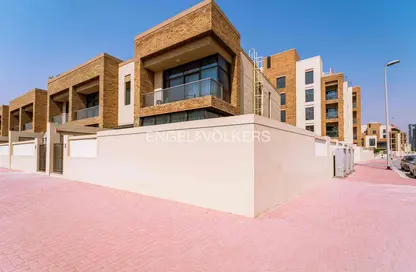 Townhouse - 4 Bedrooms - 5 Bathrooms for rent in Eleganz by Danube - Jumeirah Village Circle - Dubai