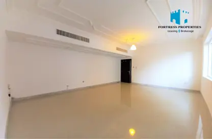 Apartment - 2 Bedrooms - 2 Bathrooms for rent in X Panasonic Showroom - Al Istiqlal Street - Al Khalidiya - Abu Dhabi