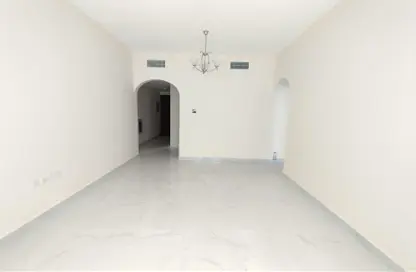 Apartment - 2 Bedrooms - 2 Bathrooms for rent in Al Hoor Building - Muwaileh Commercial - Sharjah