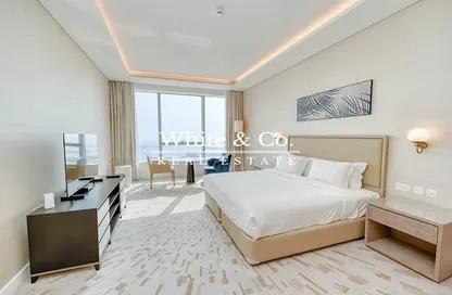 Apartment - 1 Bathroom for sale in The Palm Tower - Palm Jumeirah - Dubai