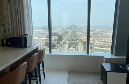 Apartment - 1 Bedroom - 2 Bathrooms for sale in The Palm Tower - Palm Jumeirah - Dubai