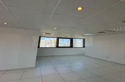 Office Space - Studio - 1 Bathroom for rent in Al Saman Tower - Hamdan Street - Abu Dhabi