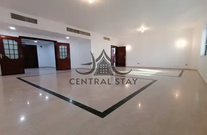 Apartment - 4 Bedrooms - 4 Bathrooms for rent in Khalifa Street - Abu Dhabi