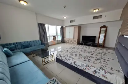 Apartment - 3 Bedrooms - 3 Bathrooms for sale in Marina Pinnacle - Dubai Marina - Dubai