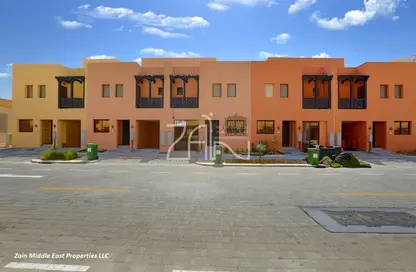 Villa - 2 Bedrooms - 3 Bathrooms for sale in Zone 7 - Hydra Village - Abu Dhabi