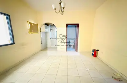 Apartment - 1 Bathroom for rent in Al Naba'ah - Al Sharq - Sharjah