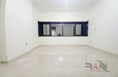 Apartment - 4 Bedrooms - 5 Bathrooms for rent in Ben Karm Tower - Hamdan Street - Abu Dhabi